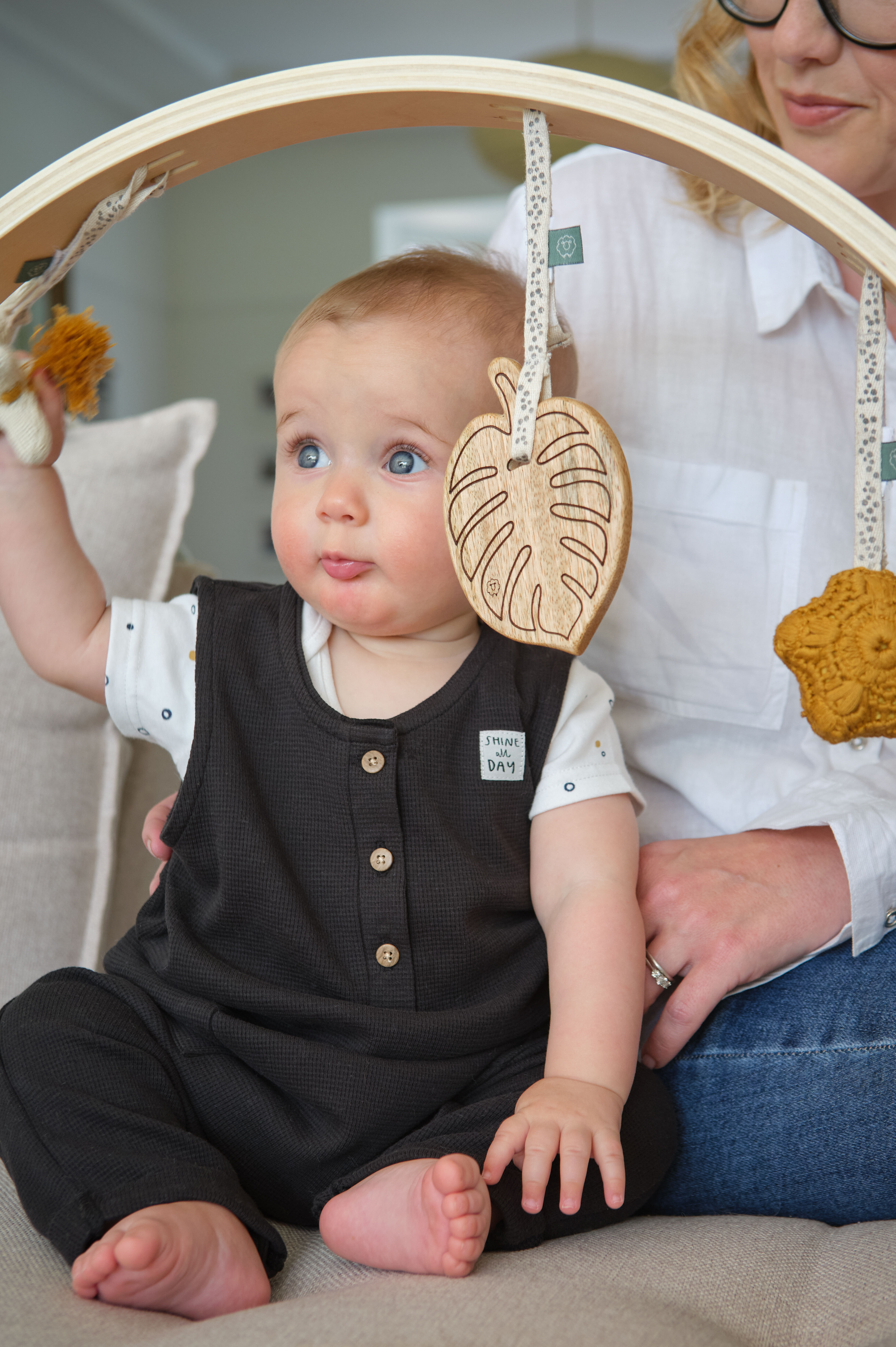 Dungaree & Bodysuit 2 Piece Set image number 5