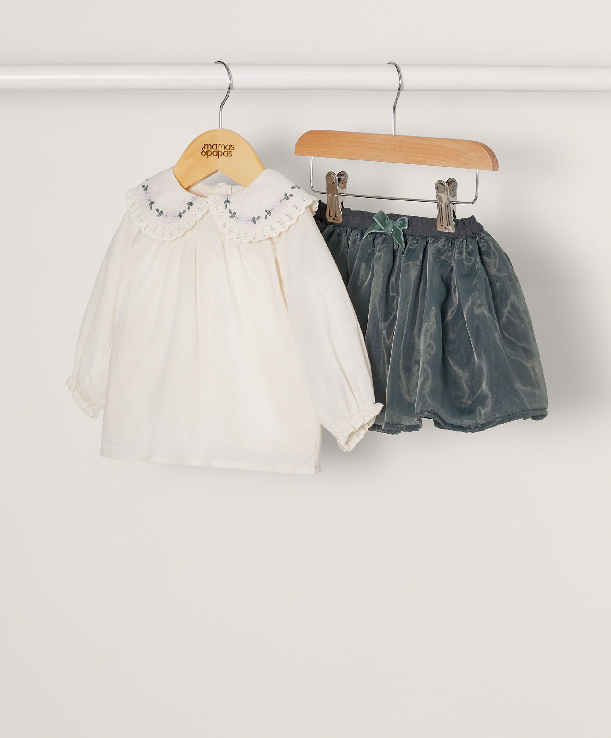 Embroidered Collar Blouse image number 4