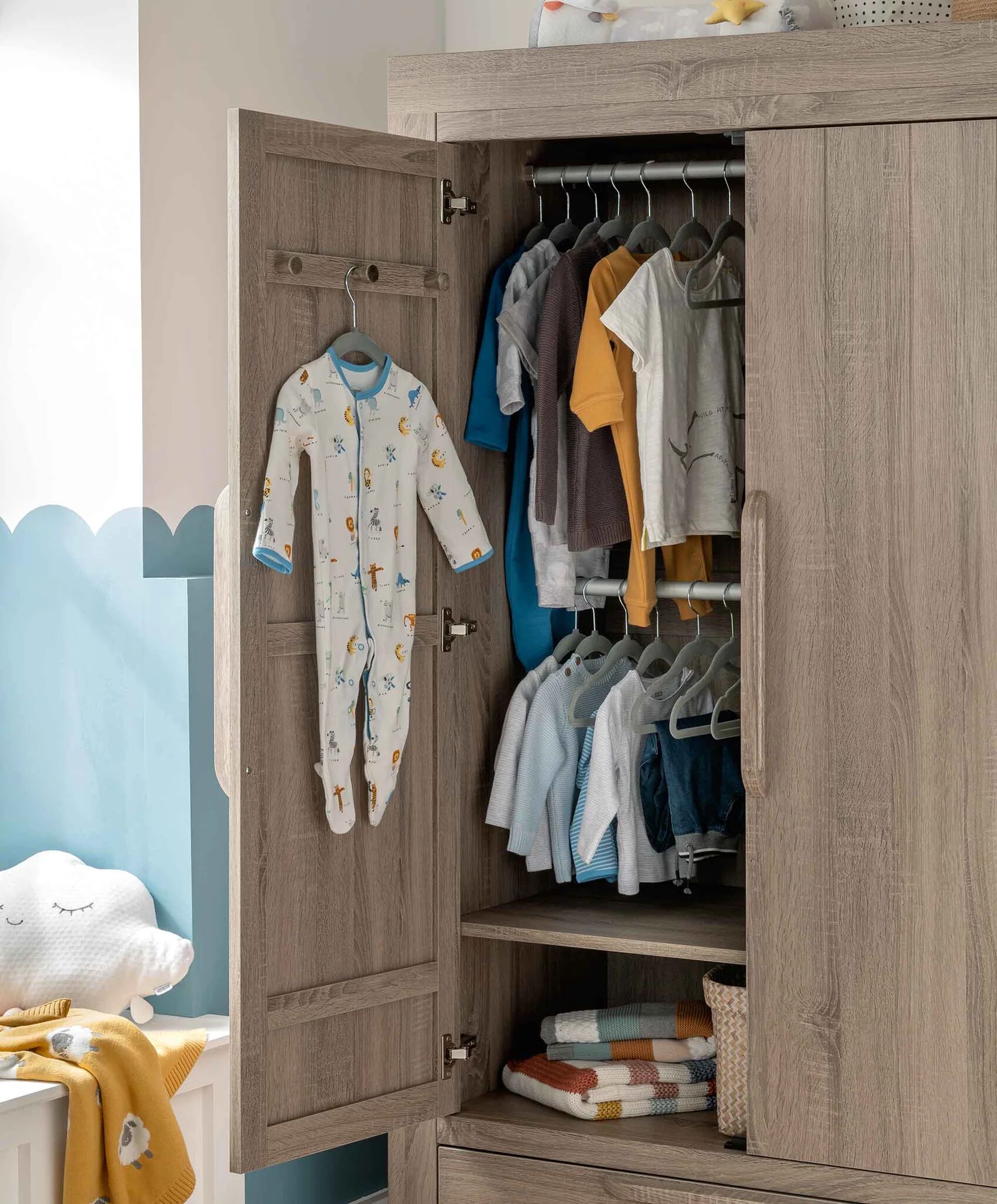 Franklin 2 Door Kids Wardrobe with Drawer - Oak image number 2