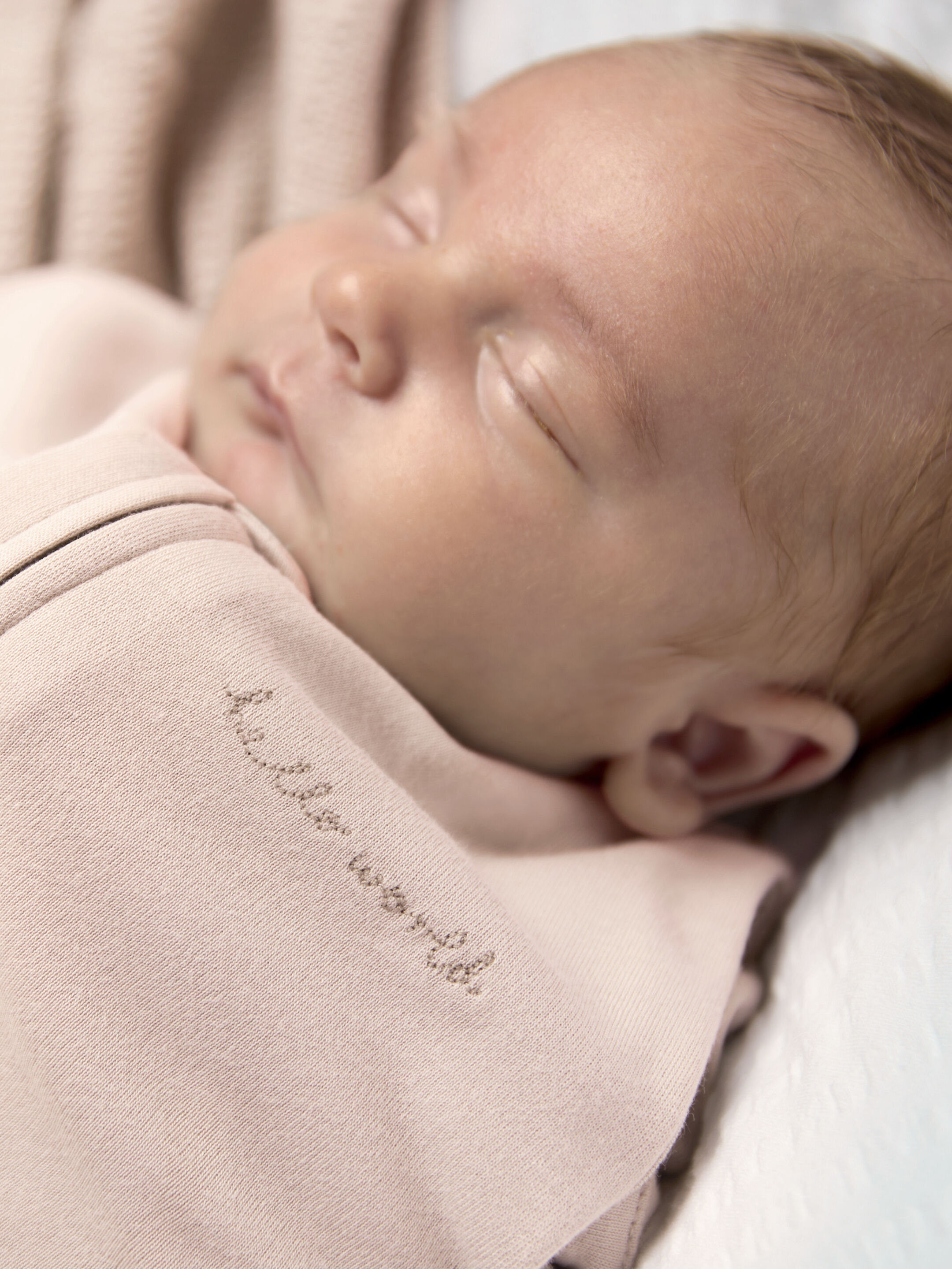 Swaddle - Newborn 1.0T Pink image number 4
