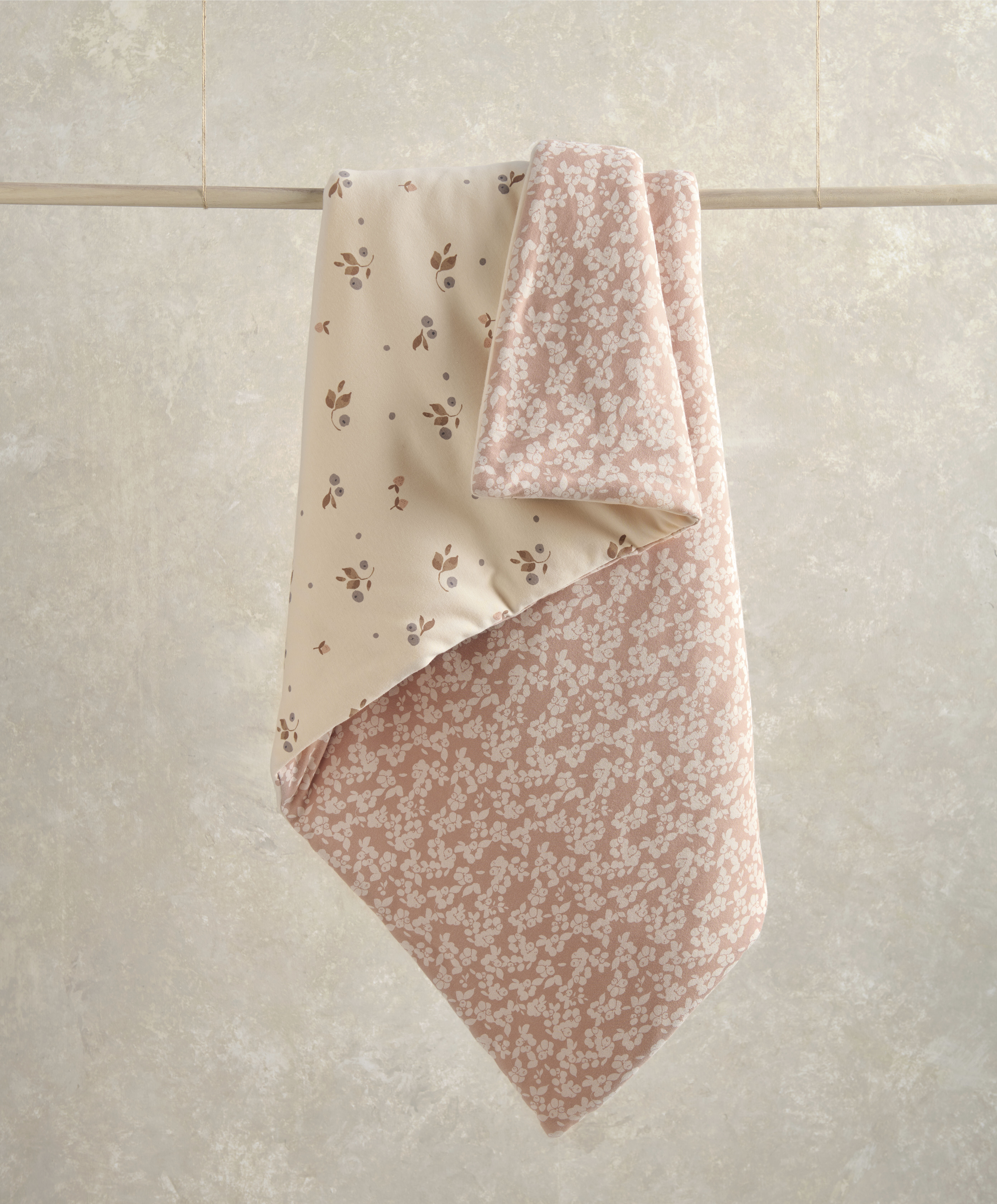 Quilt 2.5 Tog - Berry/Peony image number 1
