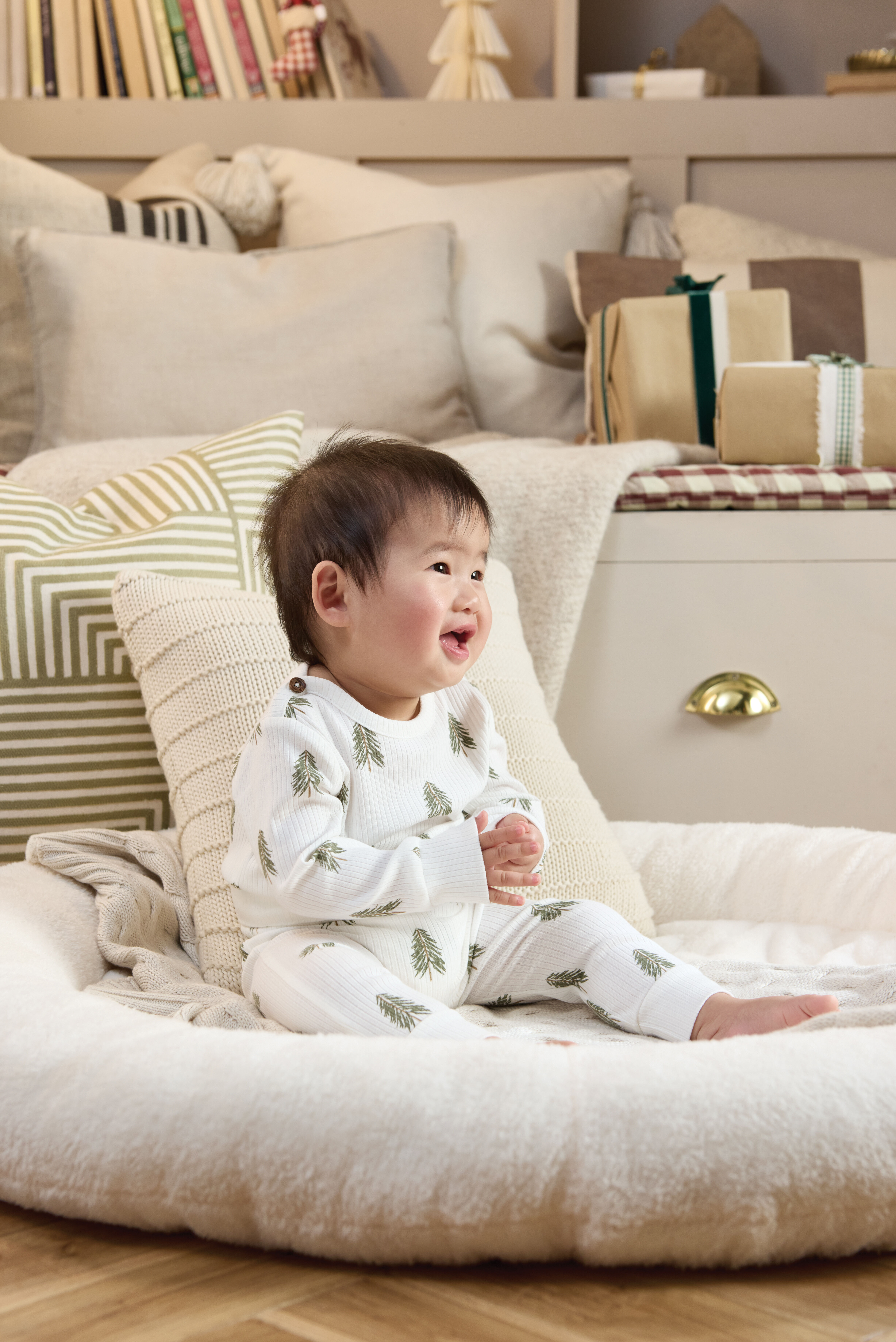 Christmas Tree Bodysuit & Leggings image number 5