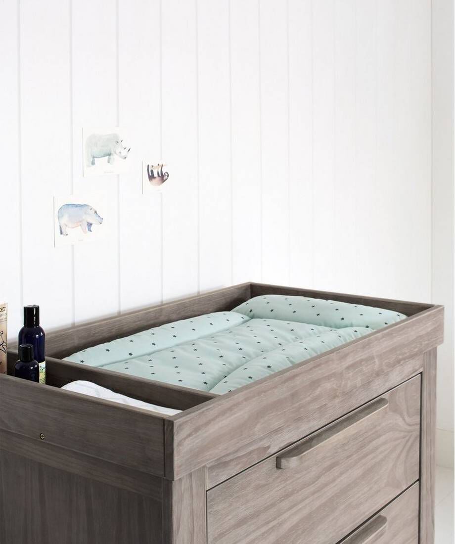 Franklin 3 Door Dresser & Changing Unit - Grey Wash image number 3