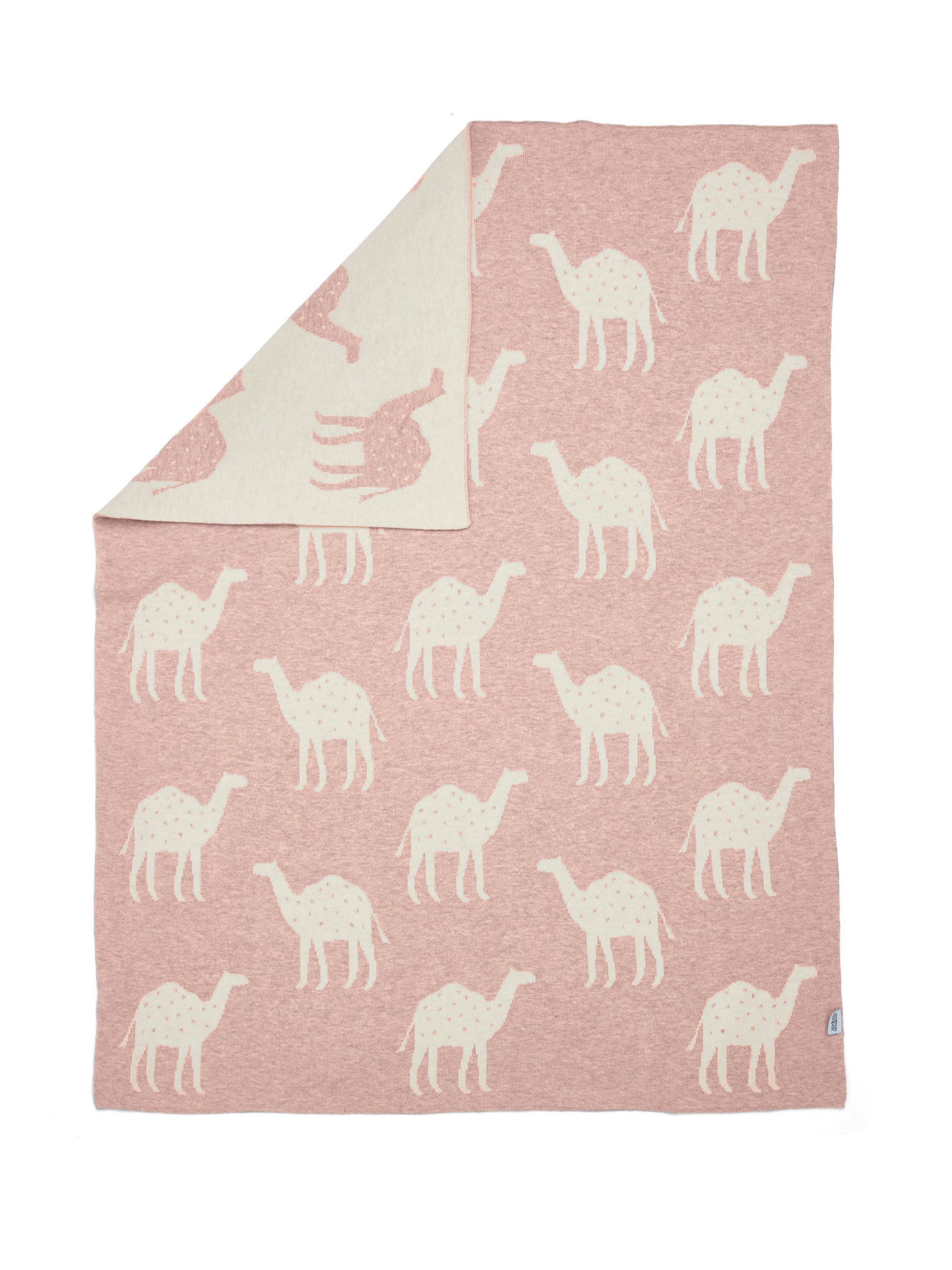 Cuddle Gift Set - Camel Pink Blanket with Larry Lamb Soft Toy image number 5