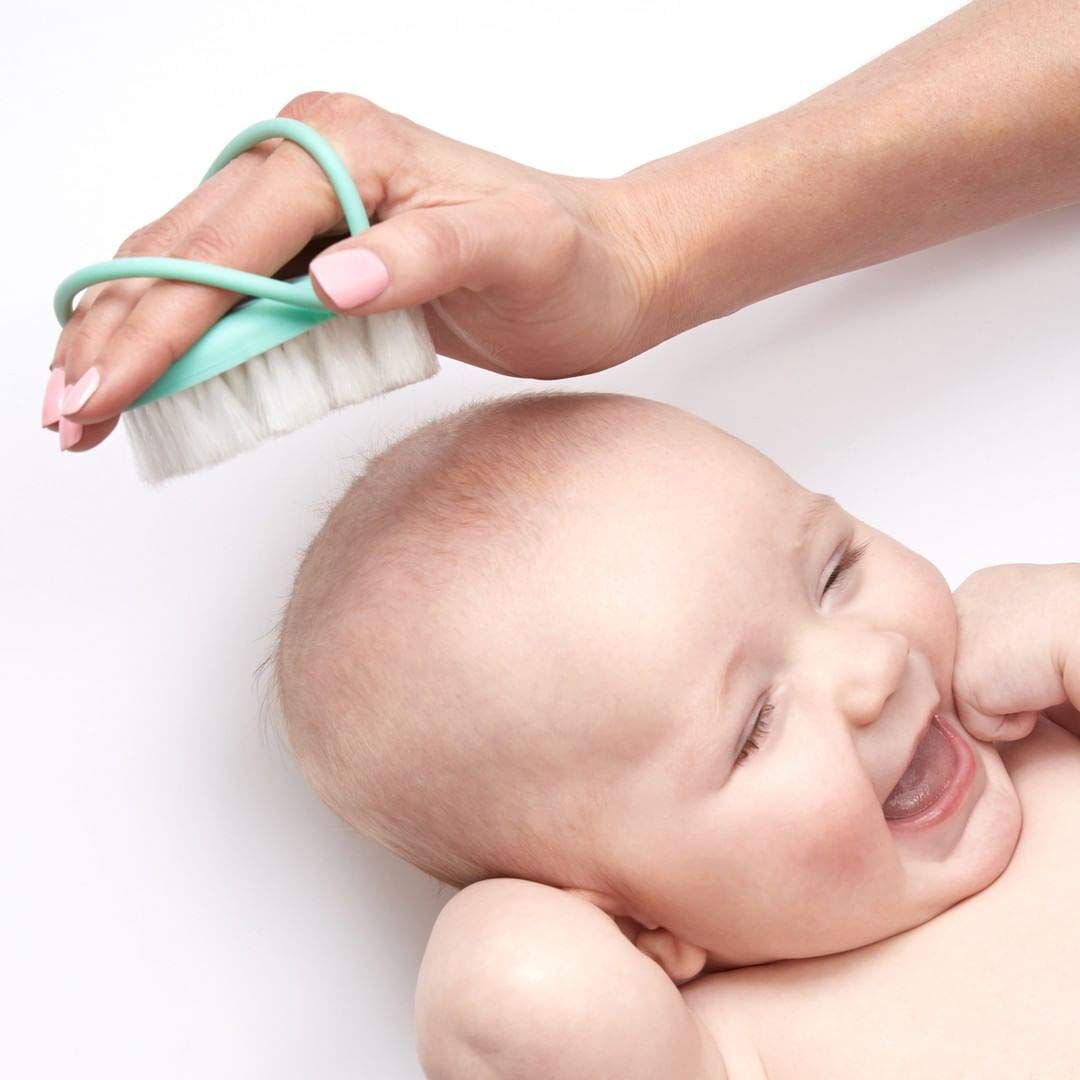 Fridababy Head-Hugging Hair Brush & Comb Set image number 2