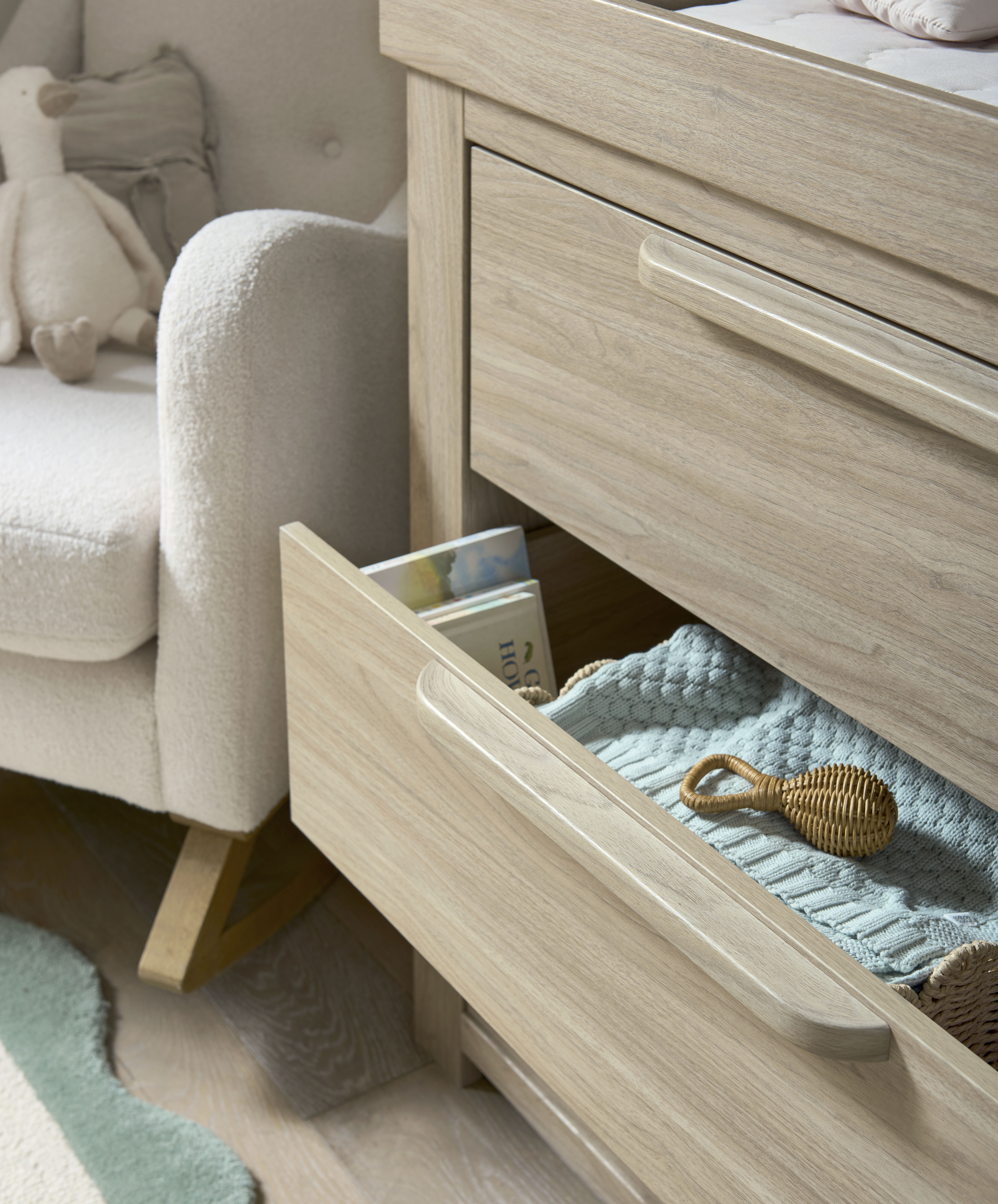 Franklin Dresser Changer - Oak image number 3