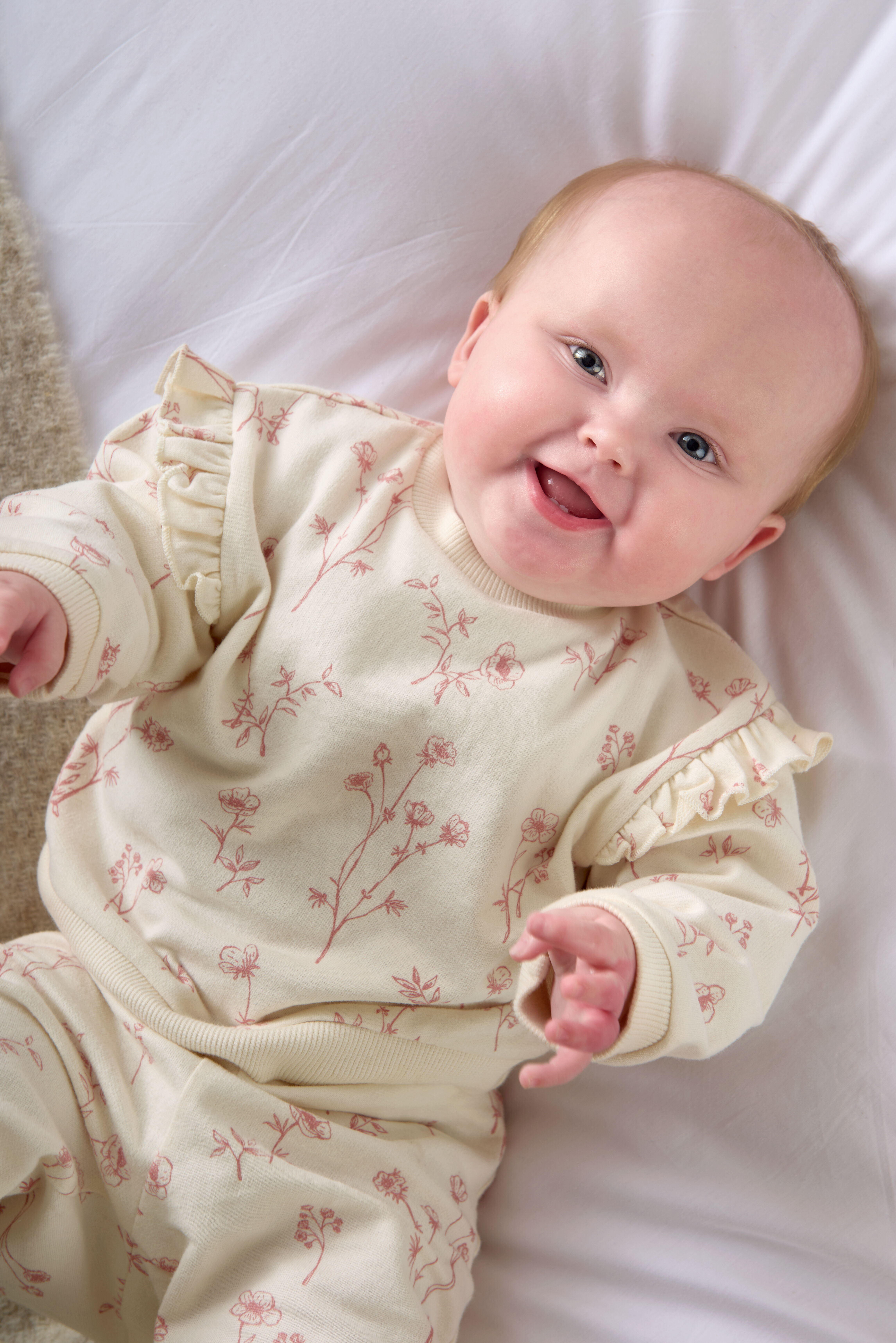 2 Piece Sweatshirt & Leggings Set image number 5