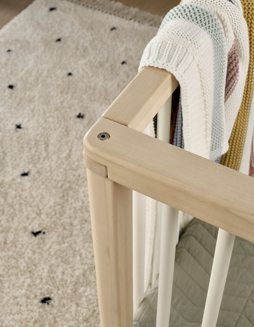 Compact Solo Cotbed - Natural White image number 4