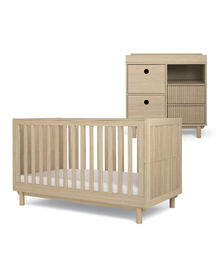Oska 2 Piece Cotbed Set with Narrow Dresser Changer - Oak image number 2