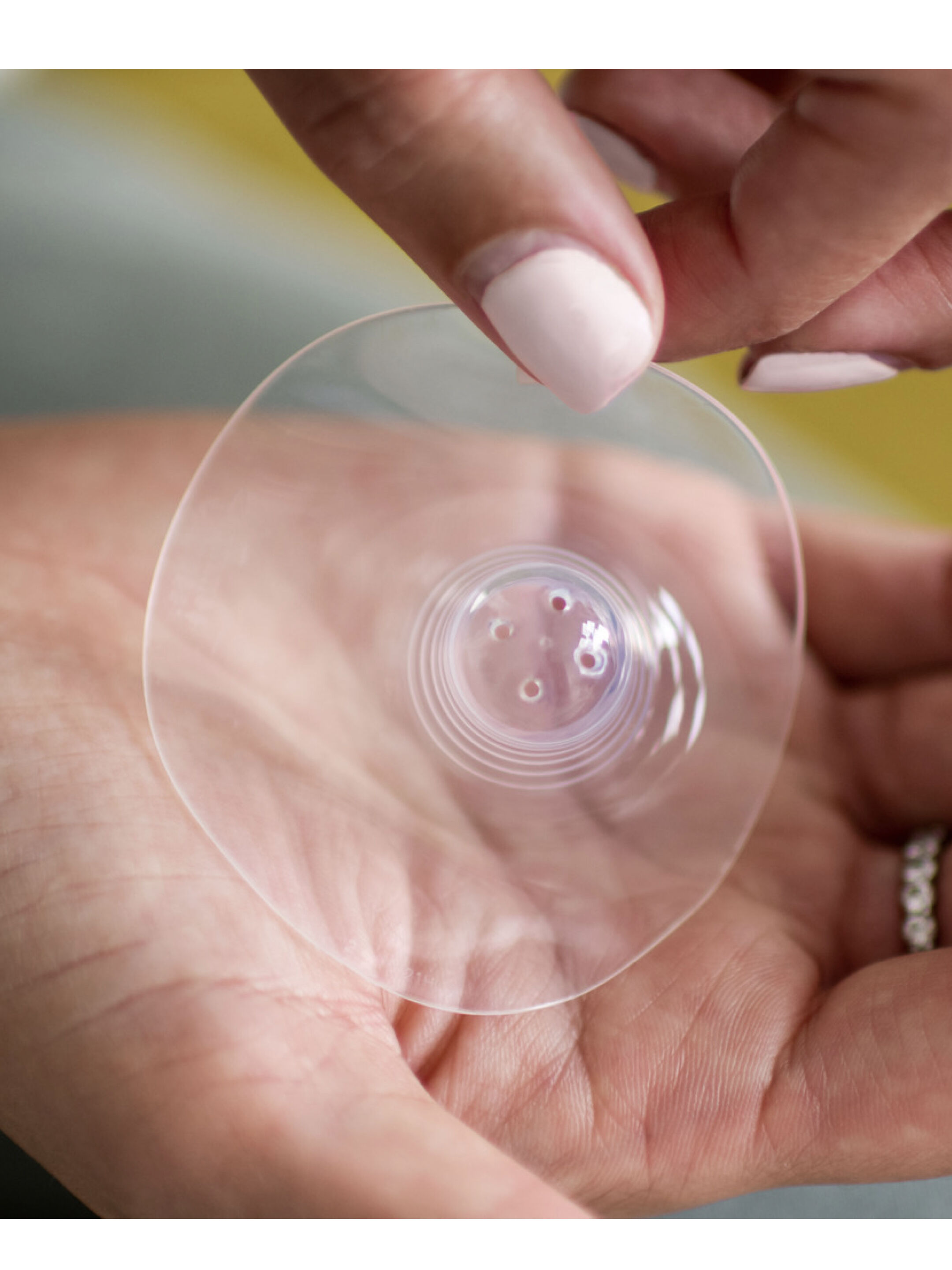 Tommee Tippee Closer to Nature Nipple Shields x2 with Sterilizer Case image number 2