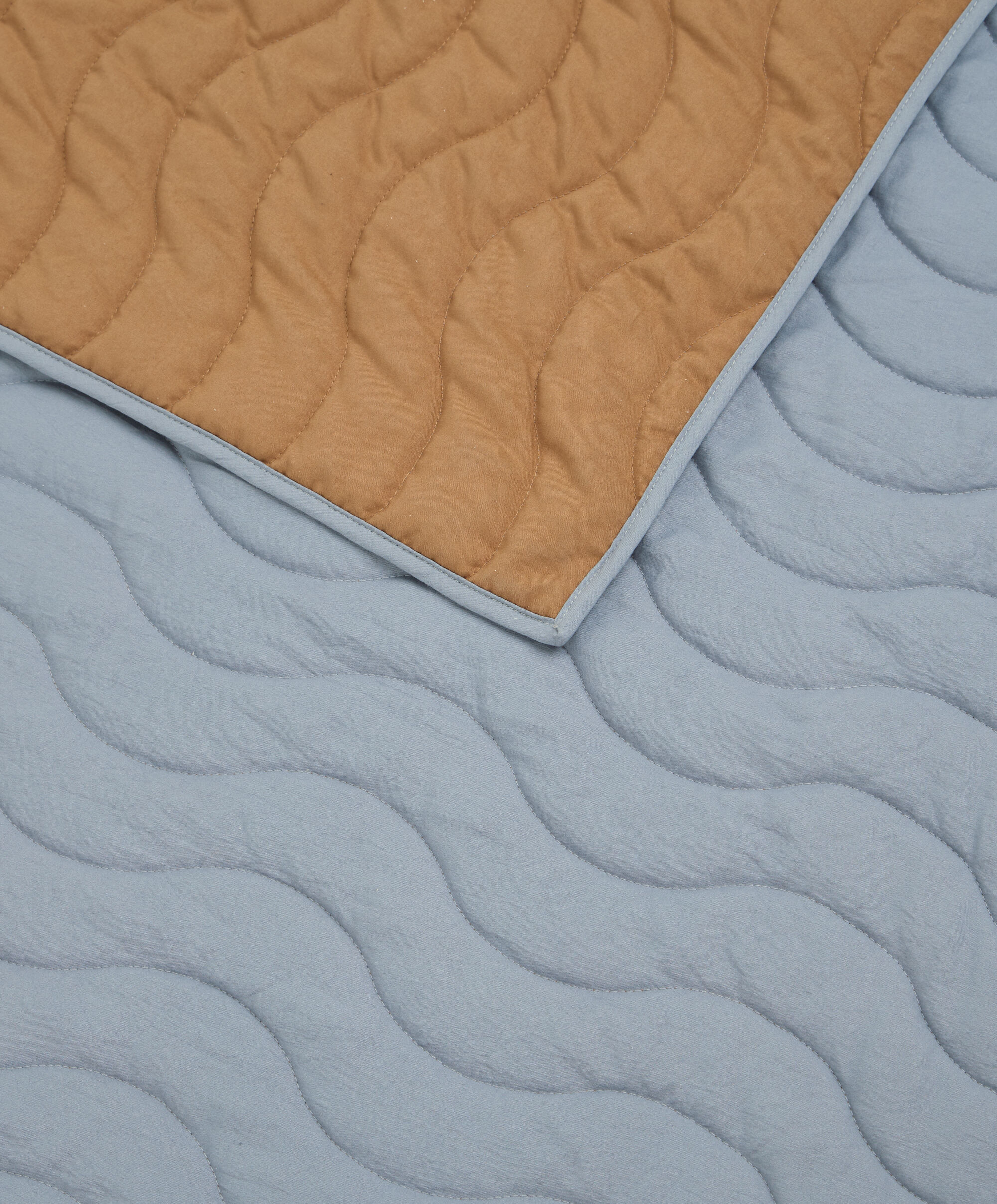 Quilt - Cotbed/Cot - Blue Mustard Wave image number 5