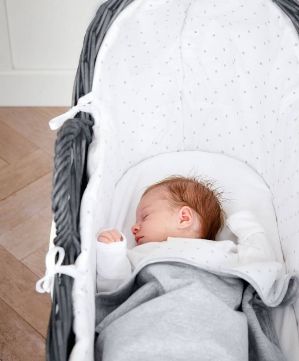 White Star Moses Basket image number 3