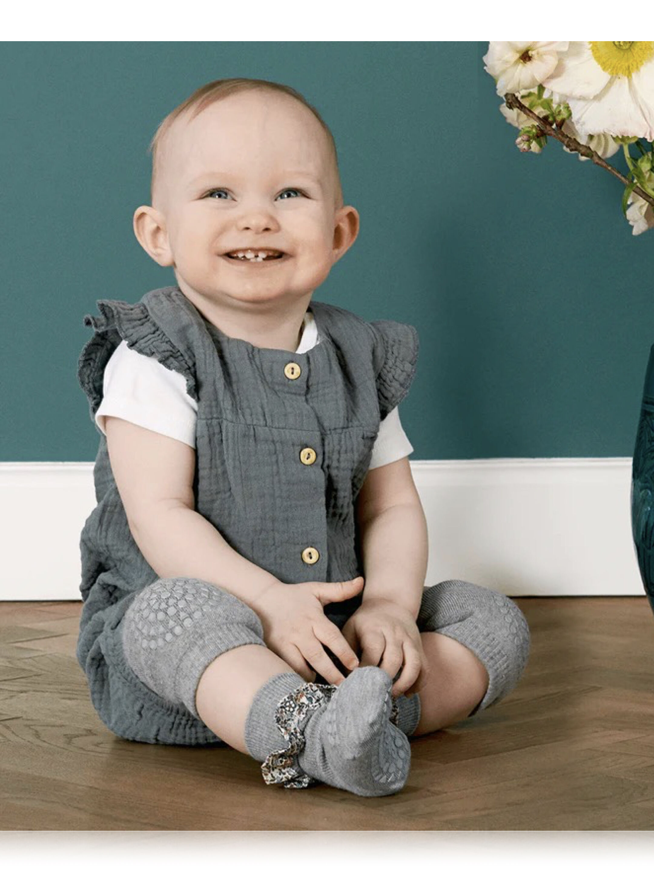 Non-slip Socks Bamboo - Grey Melange with Liberty Ruffle image number 1