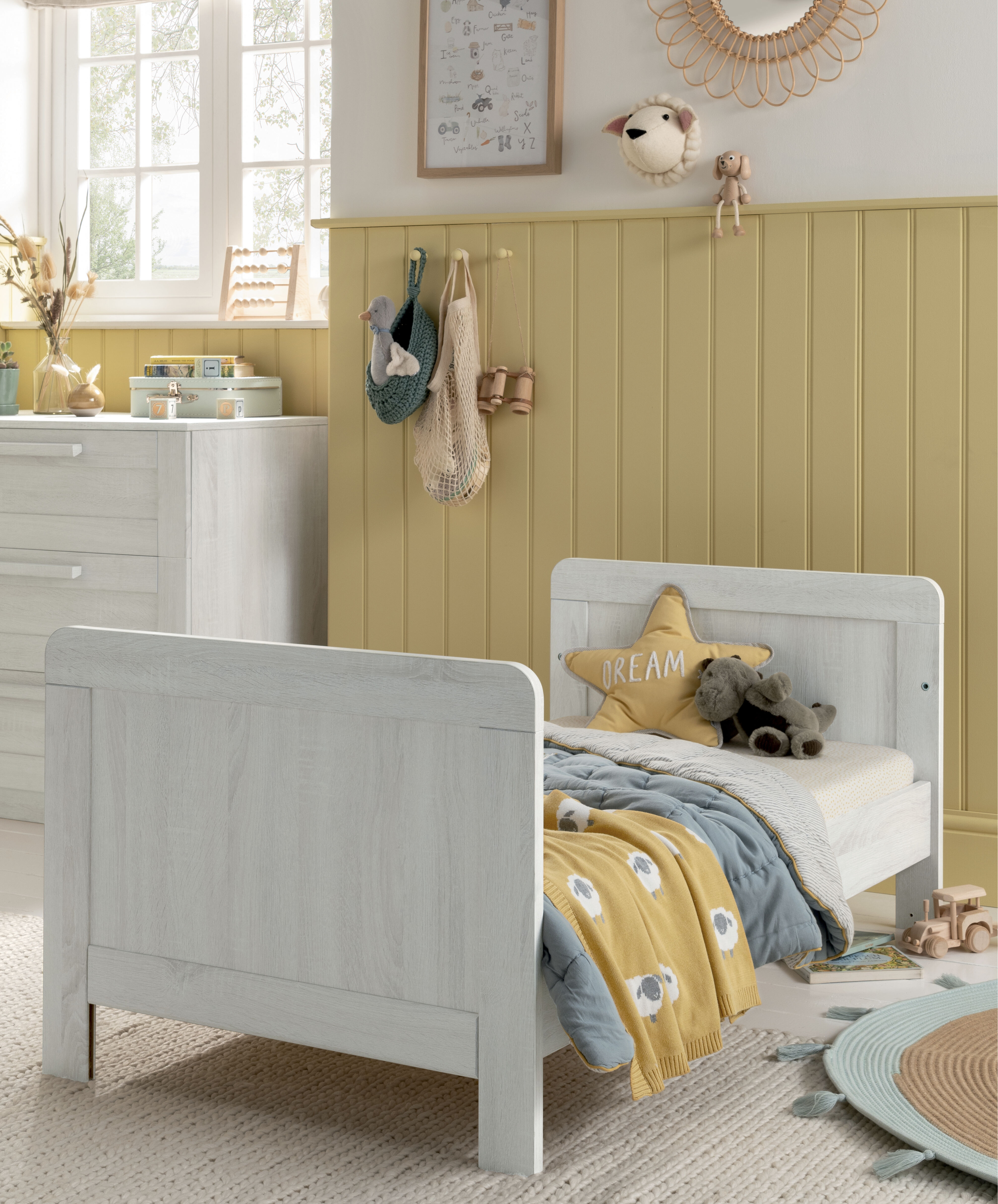 Atlas Cot/Toddler Bed - White image number 2