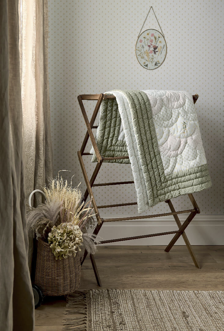 Laura Ashley - Quilt image number 6