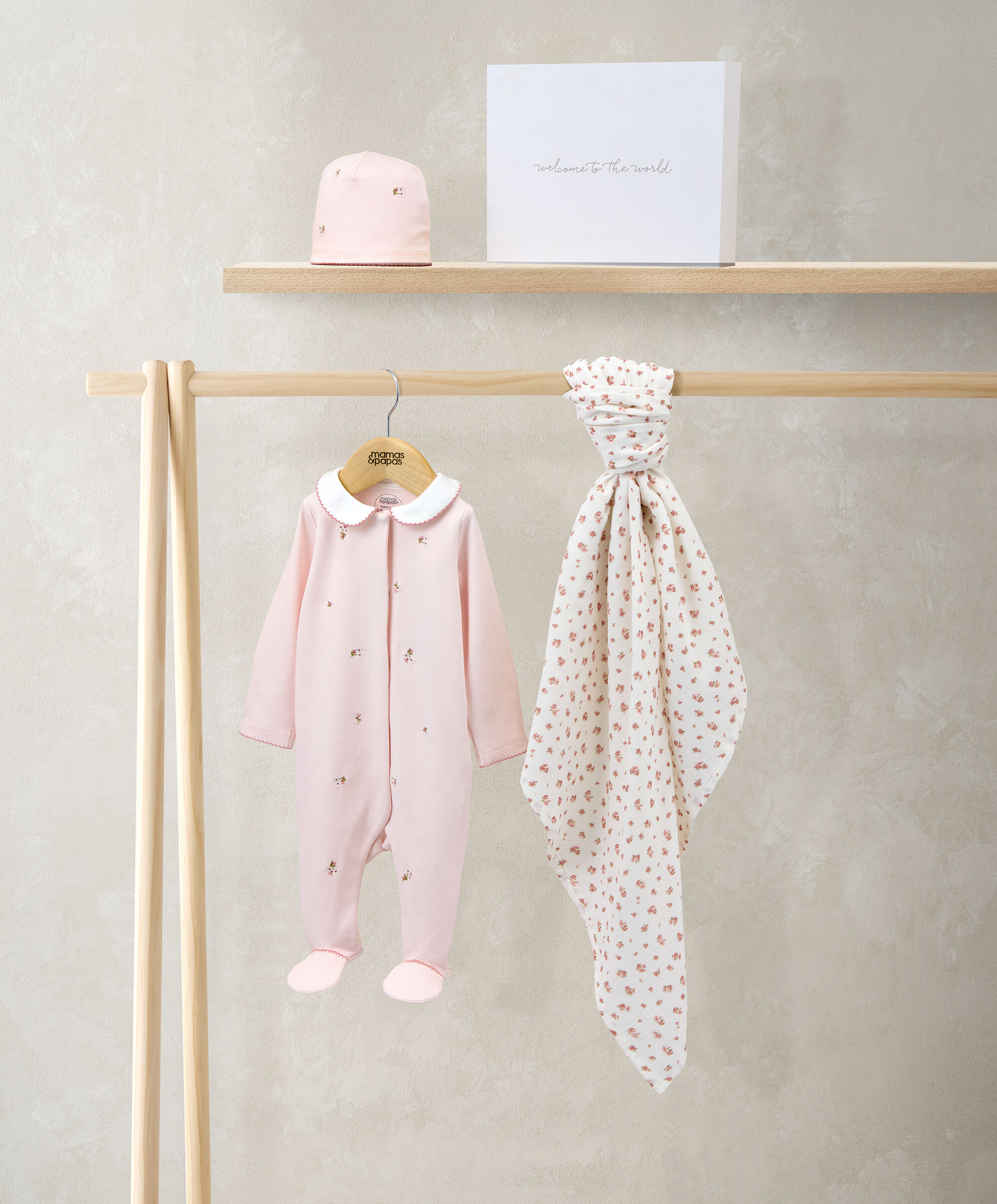 Welcome to the World Pink Gift Set image number 1