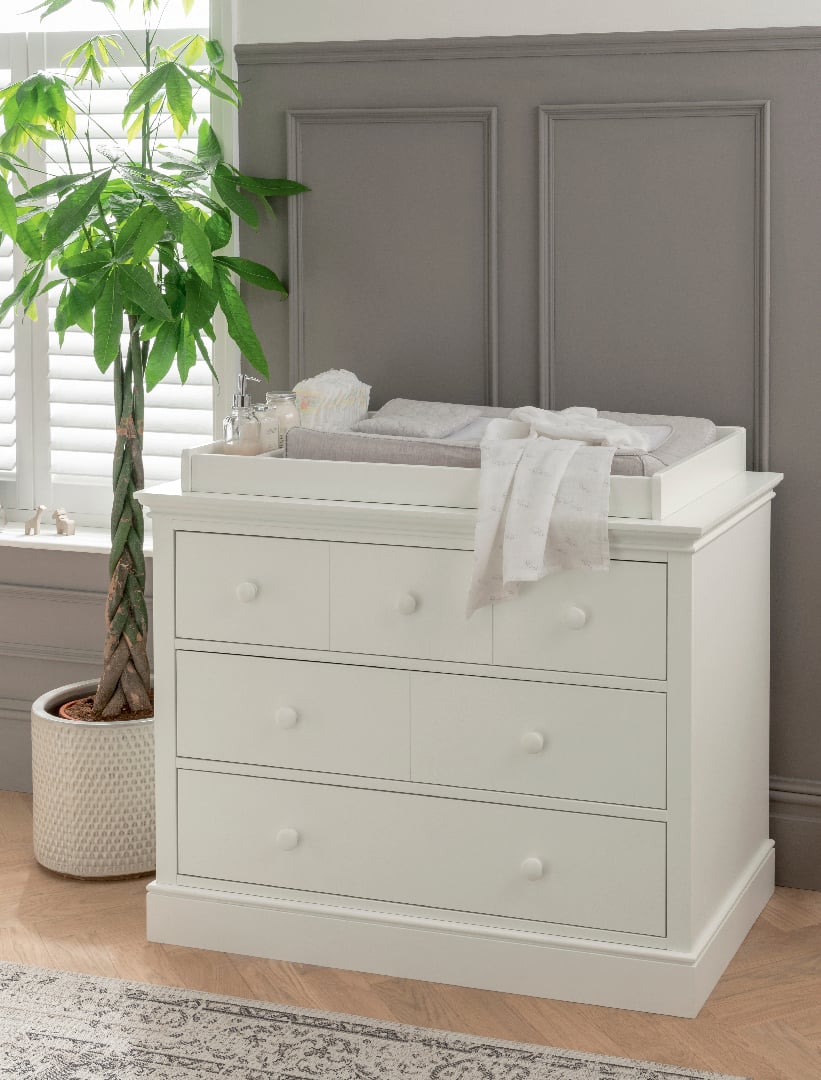 Buy Oxford Wooden 6 Drawer Dresser & Baby Changing Unit - White - Dressers & Changers | Mamas & Papas Kuwait Buy Oxford Wooden 6 Drawer Dresser & Baby Changing Unit - White - Dressers & Changers | Mamas & Papas Kuwait